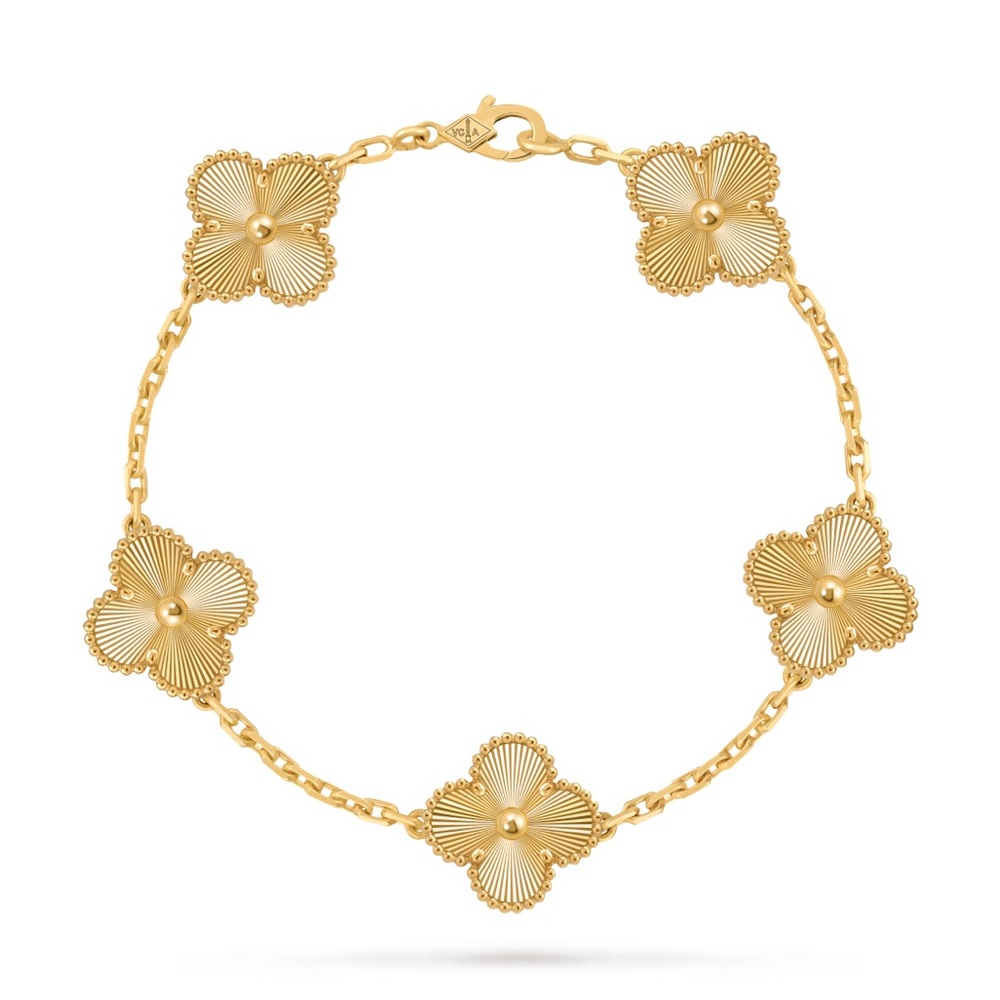 ‼️SOLD‼️ Van Cleef & Arpels Gold Floral Bracelet